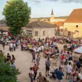 Place de village animée